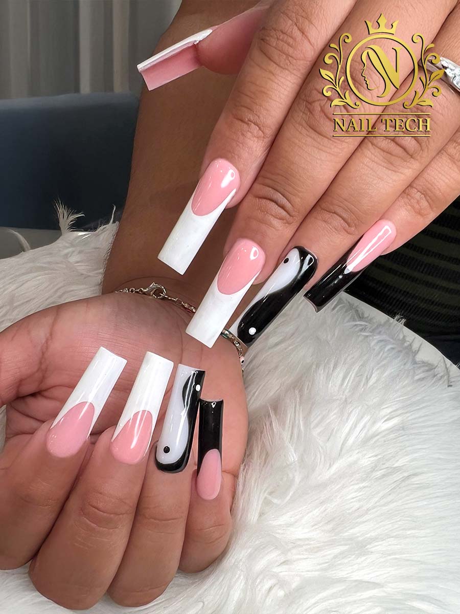 Nail Tech